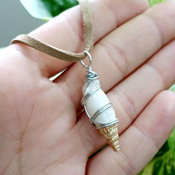 Gold Tip Seashell Necklace, Adjustable Vegan Shell Jewelry, 15-17" - Picture 3 of 3